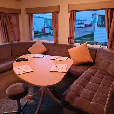 Cosy, Family Caravan Near The Beach Clacton-on-Sea Extérieur photo