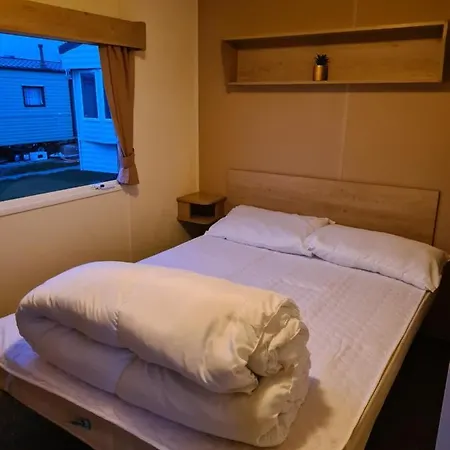 Cosy, Family Caravan Near The Beach Clacton-on-Sea Extérieur photo