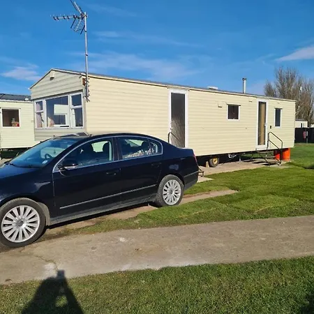 Cosy, Family Caravan Near The Beach Clacton-on-Sea Extérieur photo