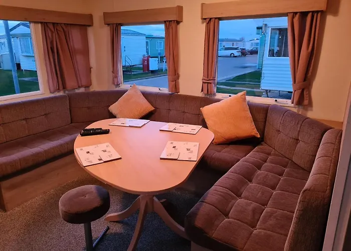 Cosy, Family Caravan Near The Beach